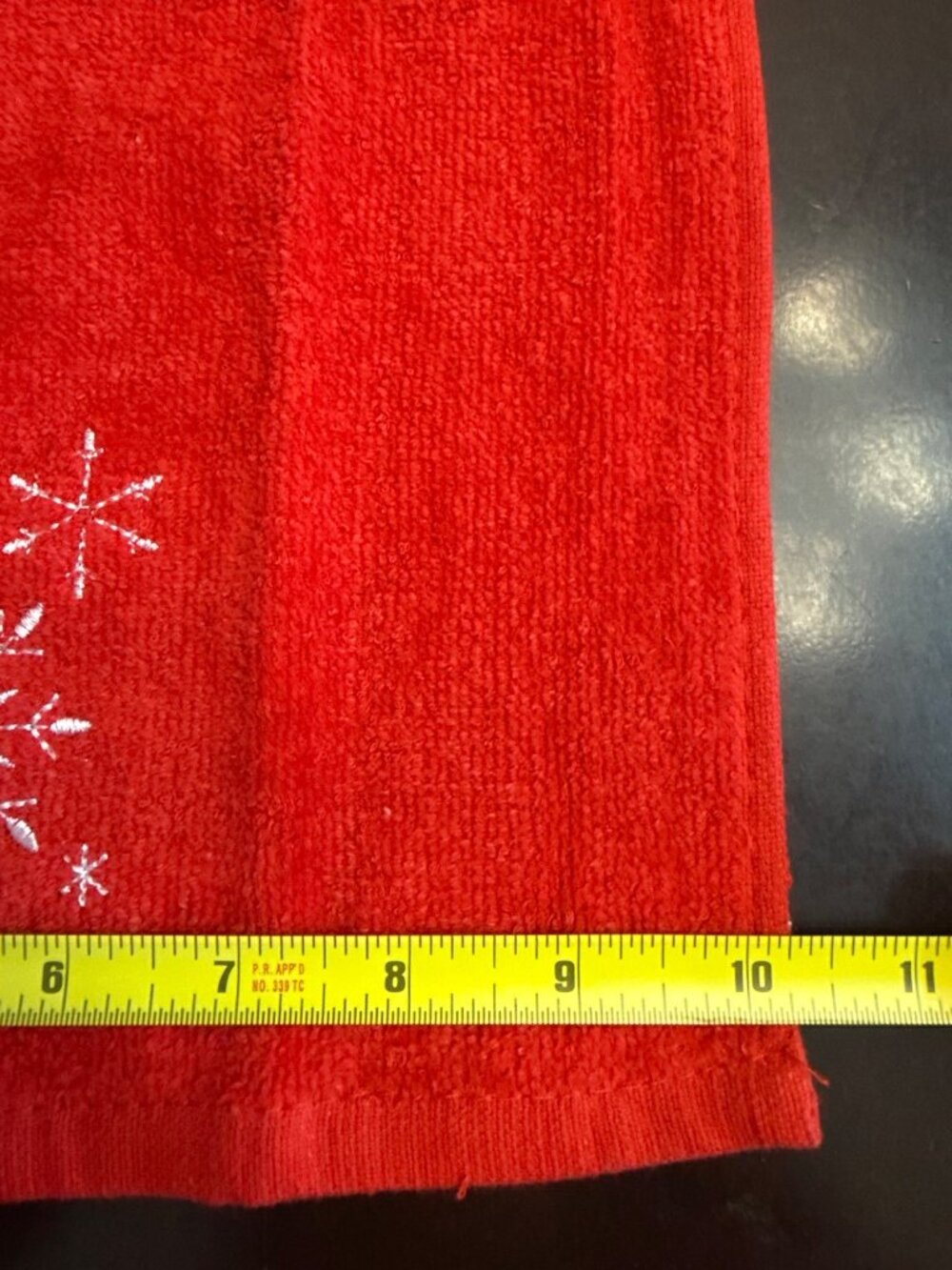 Embroidered Christmas Washcloths Towels Red Snowflake 16"x10" Holiday - Picture 3 of 4